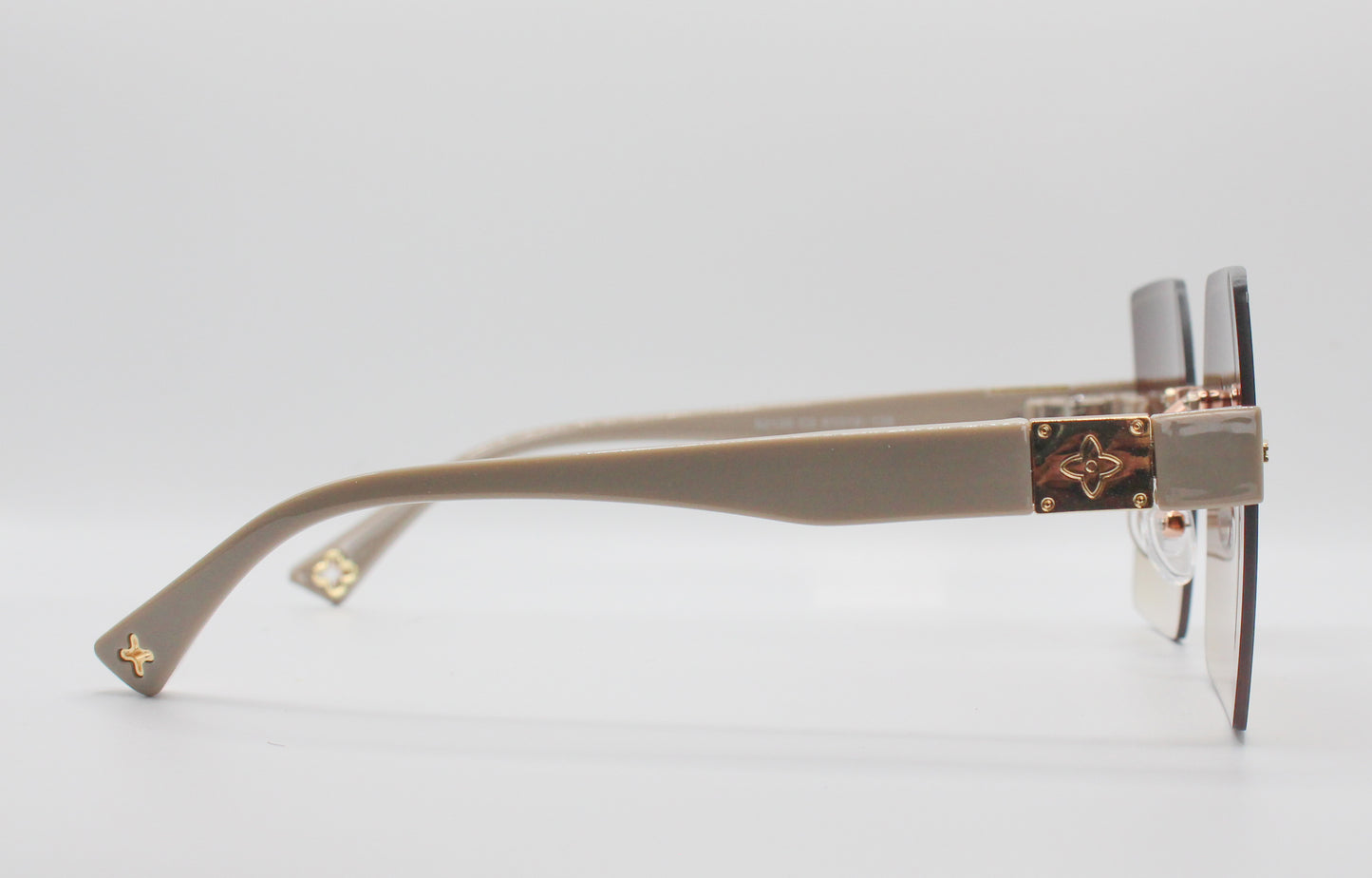 "Slayed" Oversize Rimless Square Sunglasses